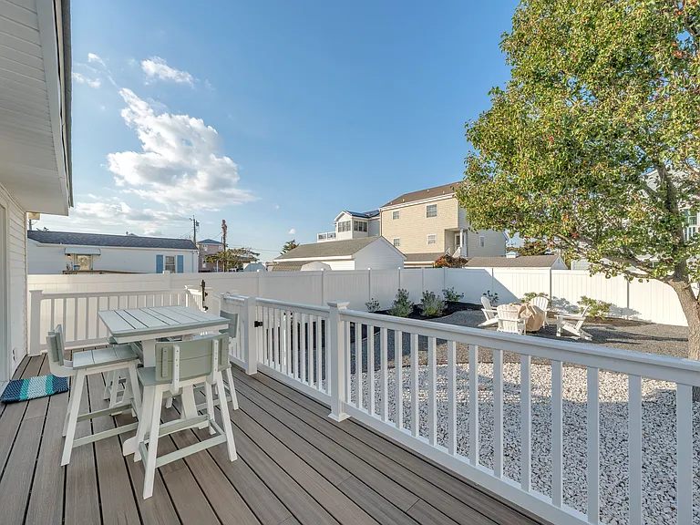 216 Sunray Beach Rd — Photo 11
