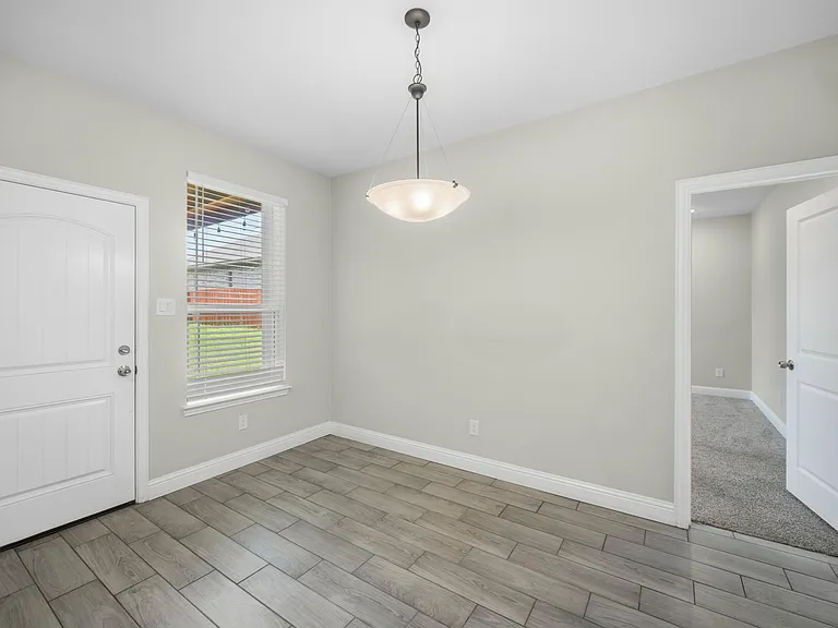 2125 Beaumont St — Photo 14
