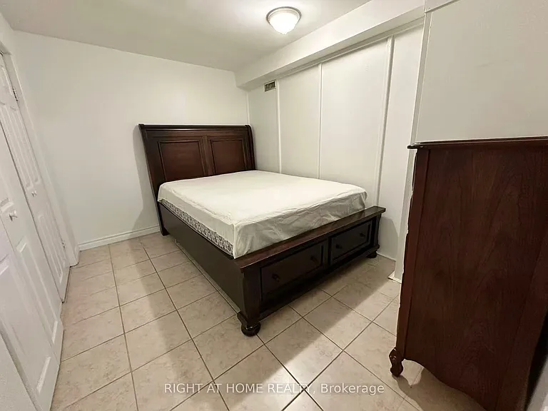 4125 Bishopstoke Ln #LOWER — Photo 5