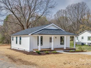 818 E Charles St, Matthews, NC 28105