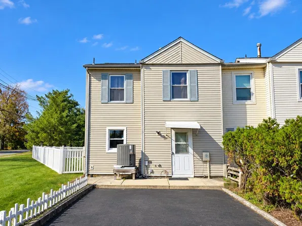 124 Redbud Rd, Piscataway, NJ 08854