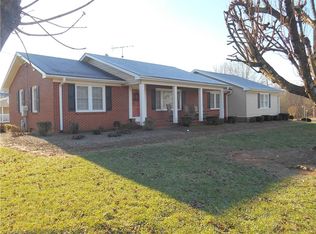 1094 Smith Rd, Mount Airy, NC 27030