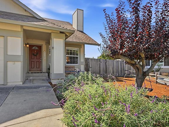 3rd image of 1411 Garrett Court