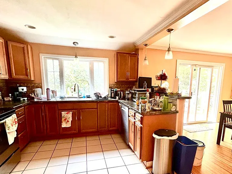 940 Corwin Rd — Photo 15