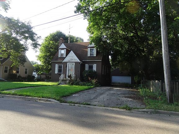 3rd image of 209 W Greenwood Ave