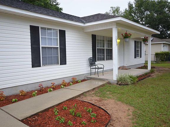 3rd image of 3899 Oakus Dr