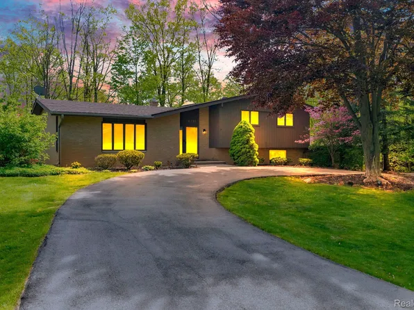 4731 Patrick Rd, West Bloomfield, MI 48322