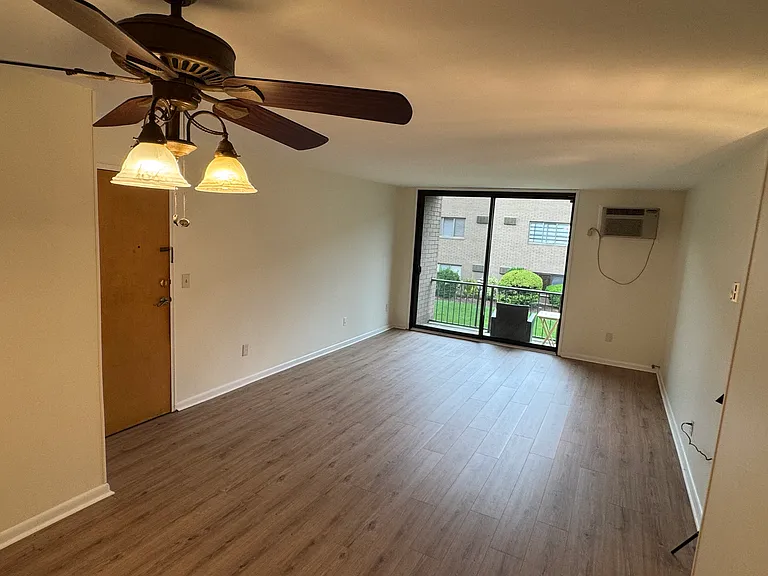 460B Liberty St #208 — Photo 16