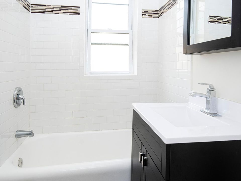 1st image of 3817-3819 N Greenview Ave #3