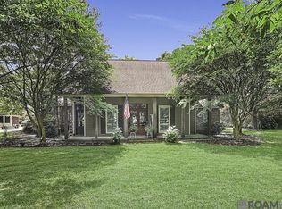 8567 Pin Oak Dr, Zachary, LA 70791