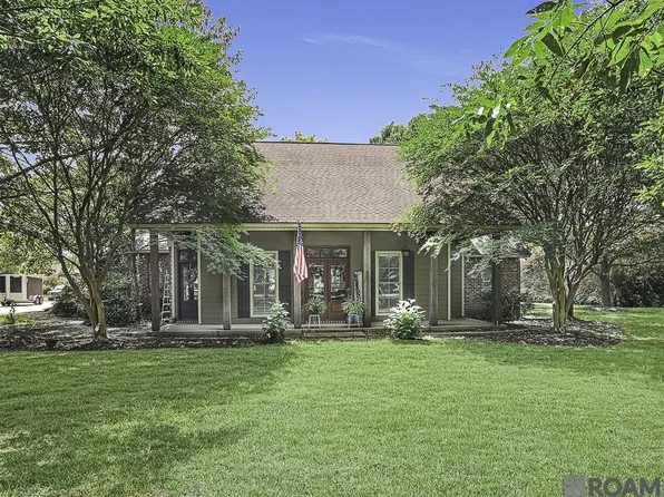 8567 Pin Oak Dr, Zachary, LA 70791