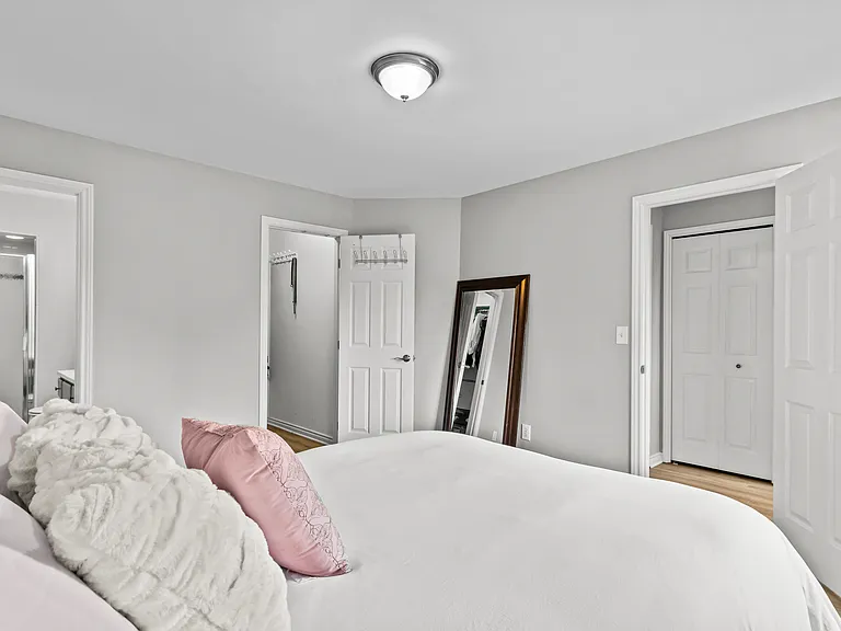 1927 Dorchester Ct — Photo 12