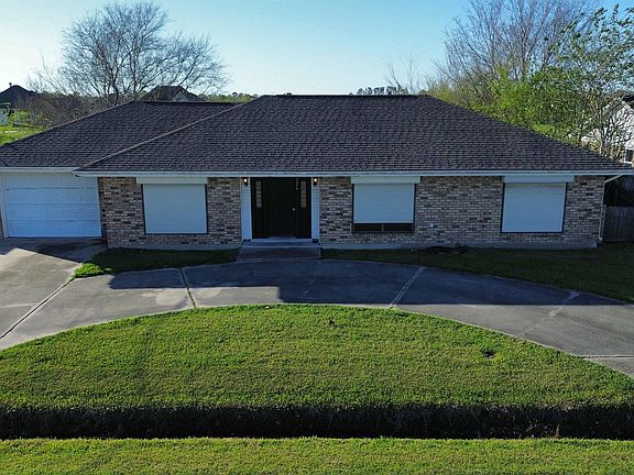 2nd image of 226 Elm Dr
