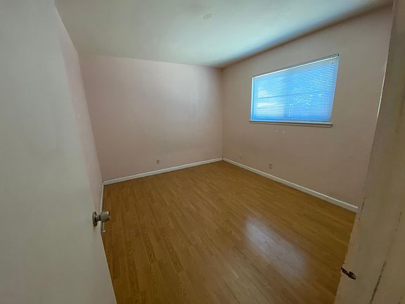 4th image of 1672 Nickel Ave