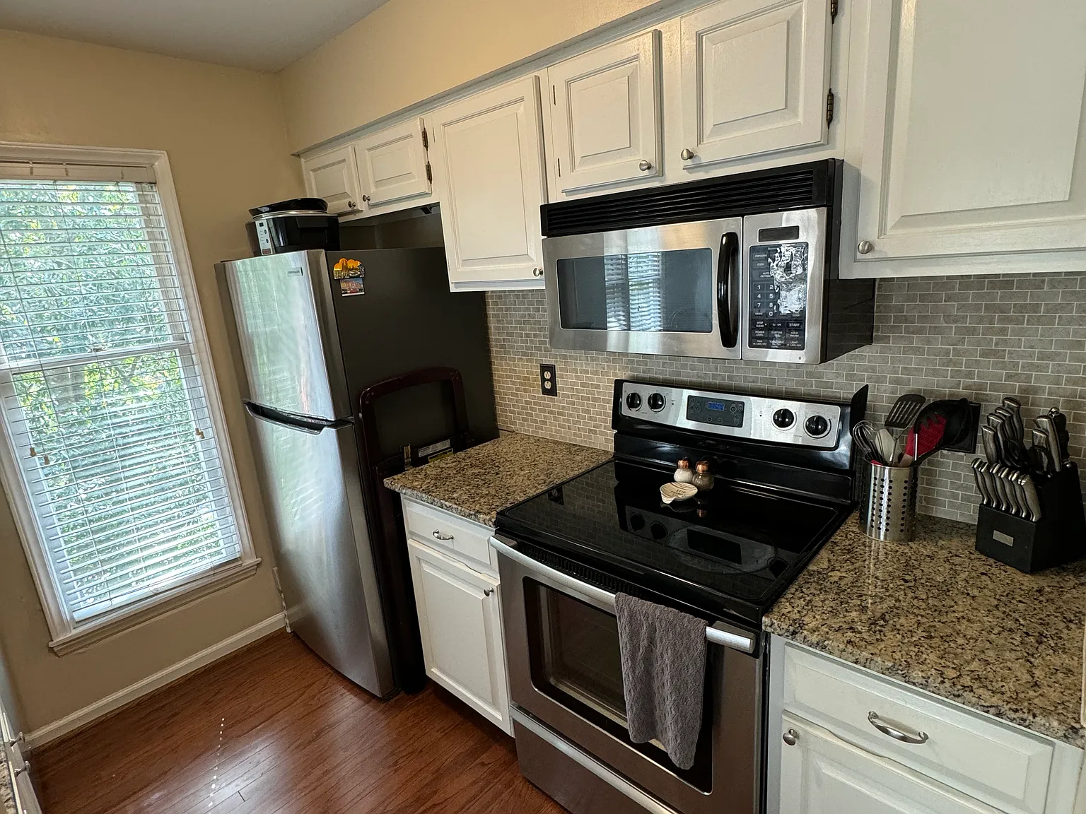 2 bed, 980 sqft, $2,750 — Photo 1