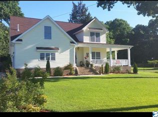 28 Livingstone Ln, Decatur, AL 35603