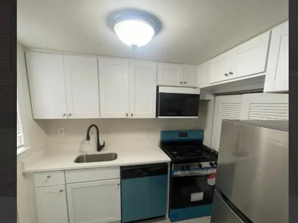 2588 Iverson St, Temple Hills, MD 20748