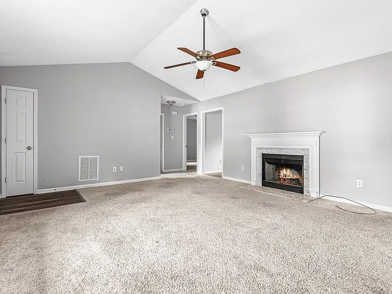 220 Wood Green Dr — Photo 5