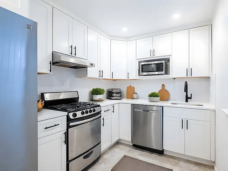 59-61 Brighton Ave #20 — Photo 14