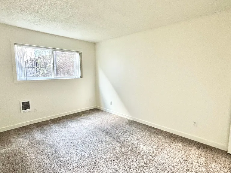 Holgate Lofts — Photo 18