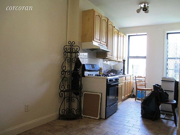 3rd image of 465 Harman St APT 2L