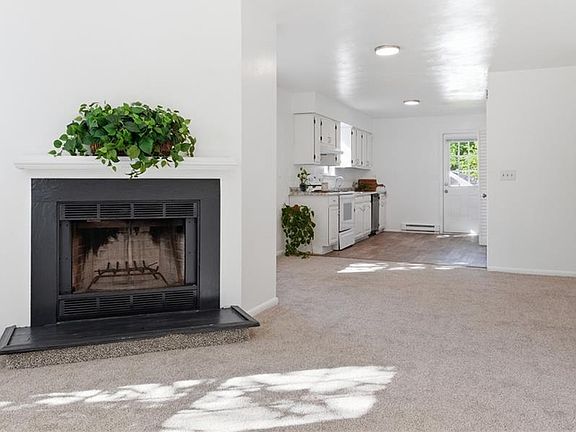 3rd image of 1012 Balview Ave