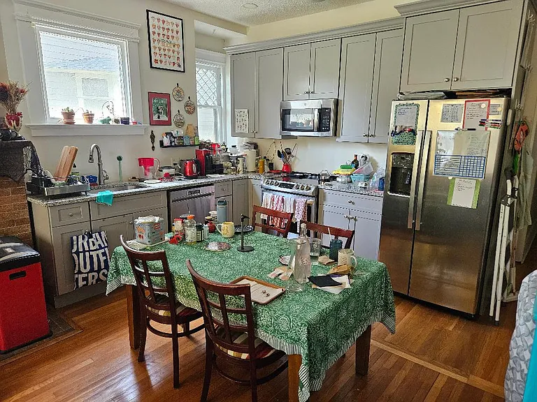 370 Whitney Ave #1 — Photo 5