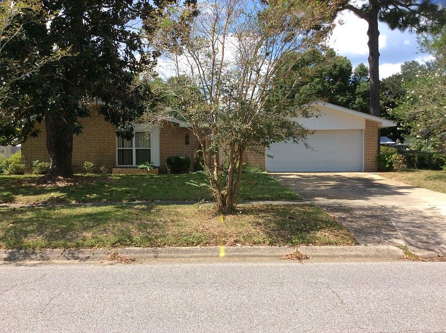 1st image of 605 Merioneth Dr