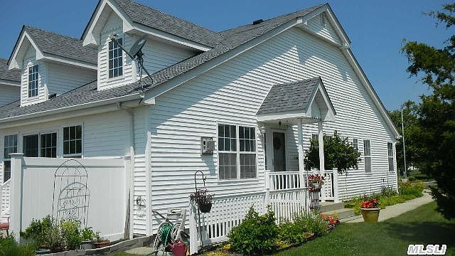 1st image of 14 Summerfield Ln