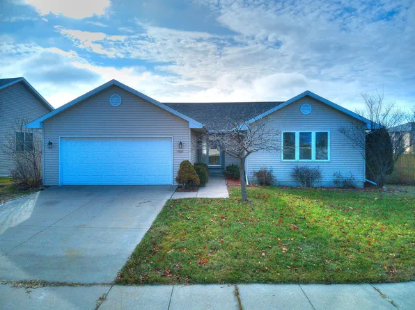 4920 Waller St, Ames, IA 50014