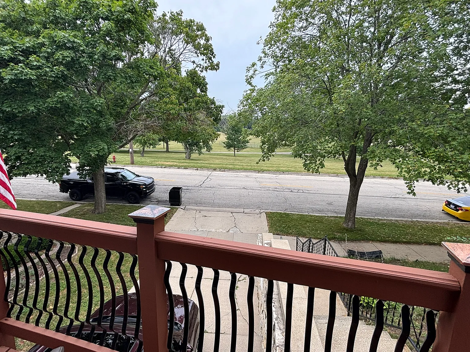 3 bed, 1.5 bath, 1100 sqft, $2,300 — Photo 3
