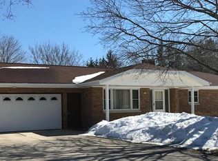 610 Rockway Pl, Mishicot, WI 54228