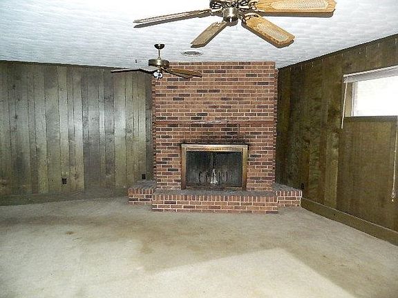 5th image of 3651 Hazelwood Ave