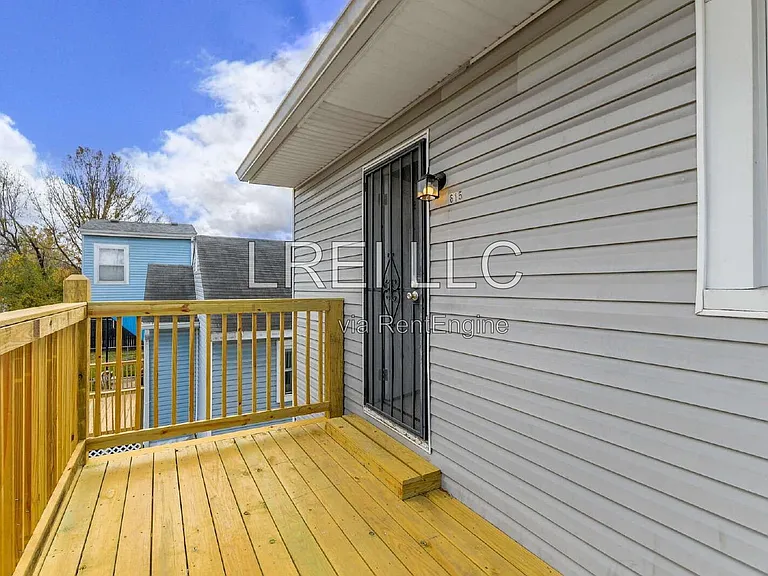 615 S 38th St #2 — Photo 2