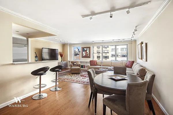 Sold by Warburg | media 8