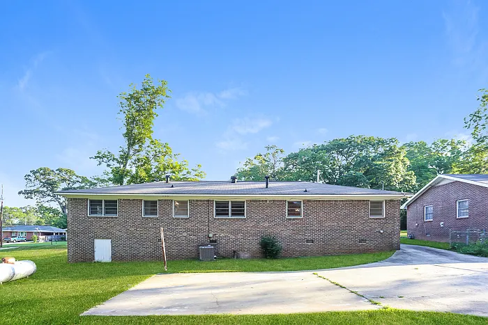 1320 N Cherokee Ave — Photo 16
