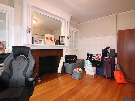 5th image of 1038 Beacon St Suite 3