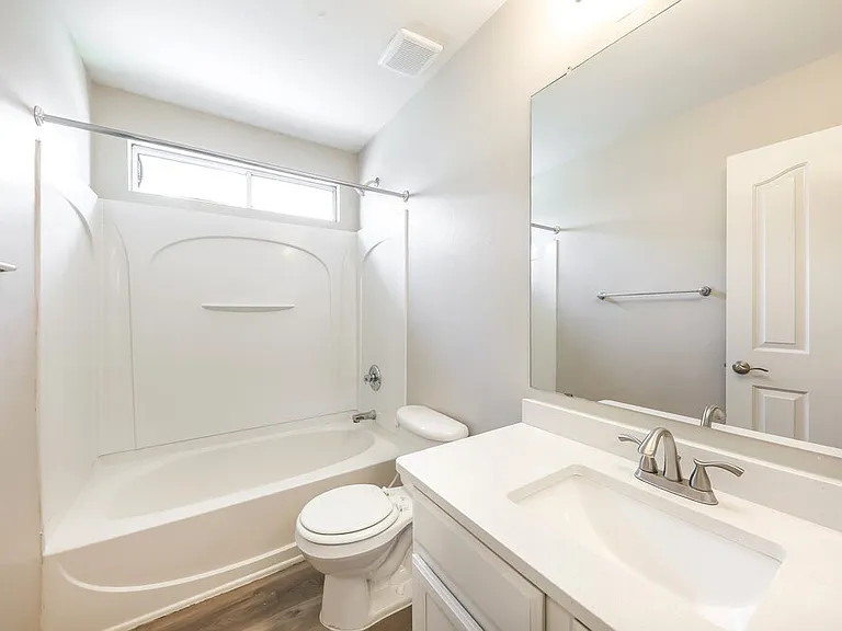 1306 S 119th Dr — Photo 16
