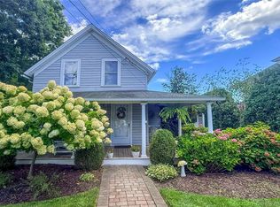 23 LAKE AVE, Center Moriches, NY 11934