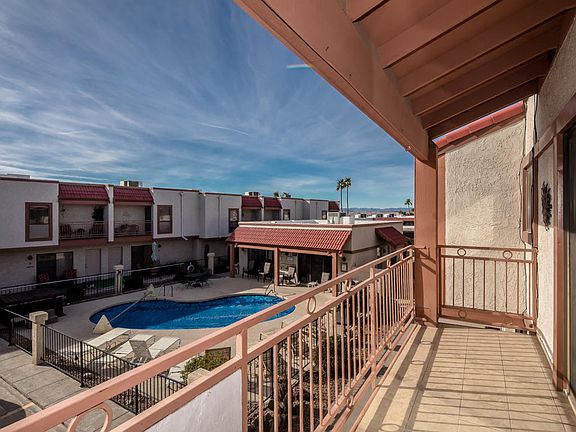 2nd image of 2121 Magnolia Dr APT 14