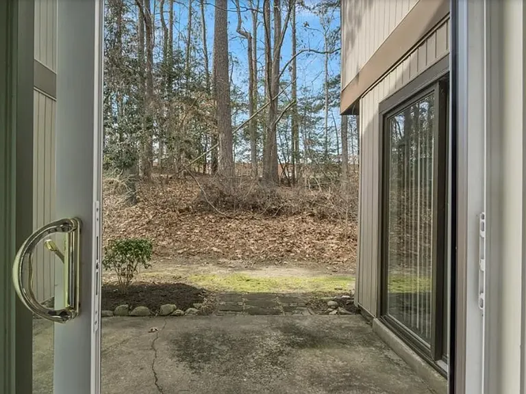 11 Spring W — Photo 9