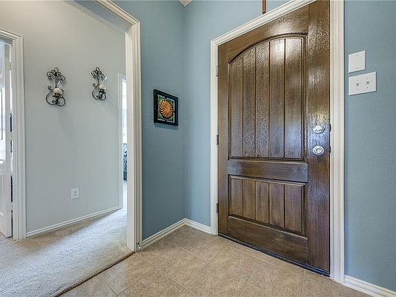 4th image of 1116 Luckenbach Dr