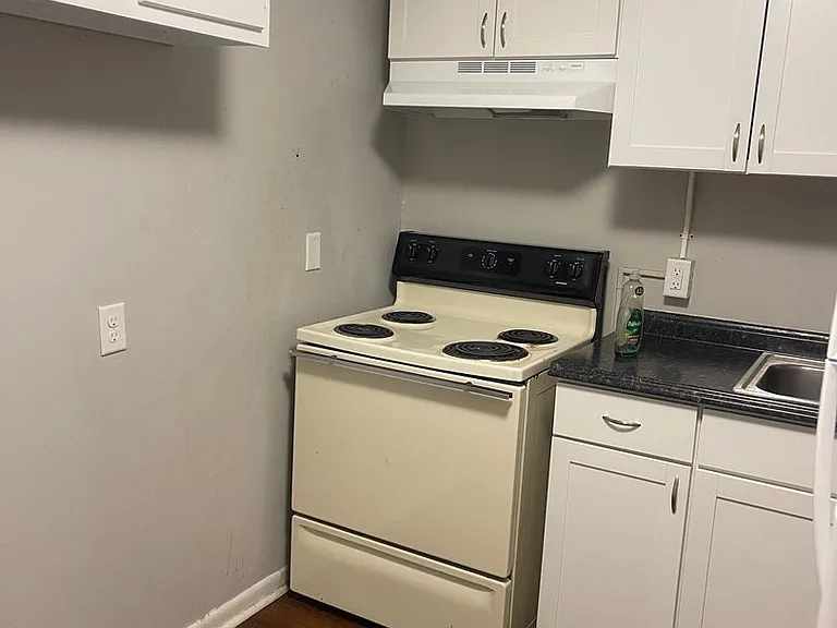 29 N East Street — Photo 7