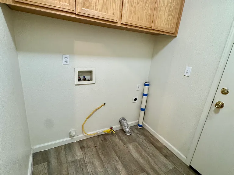 1398 Madelena Ln — Photo 28