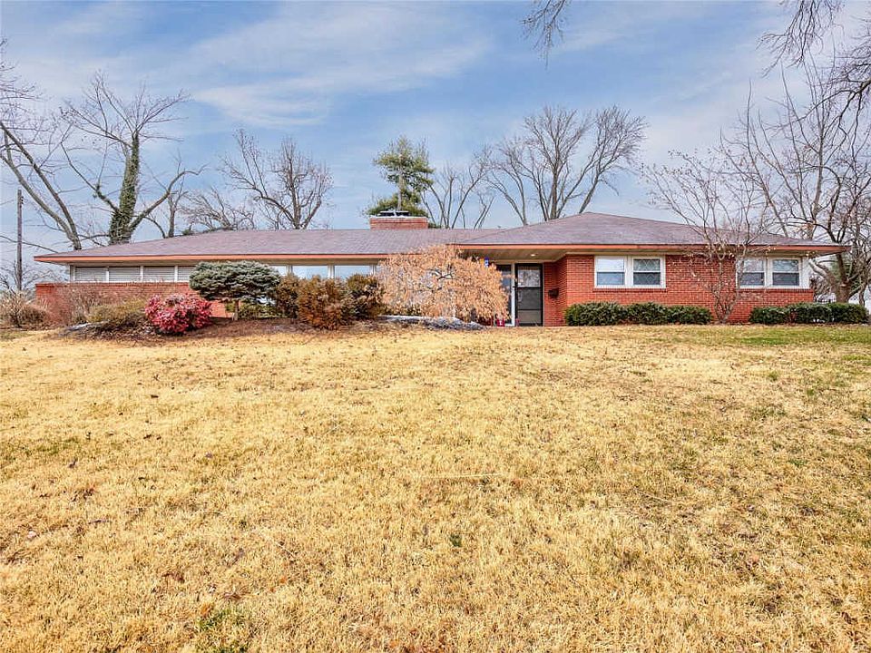 1st image of 3 Orchard Dr