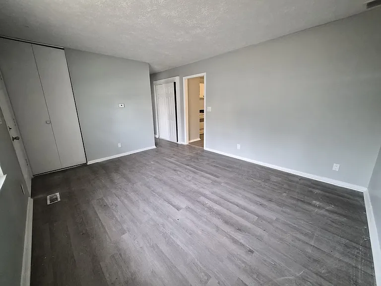 4102 Biscayne Rd — Photo 6