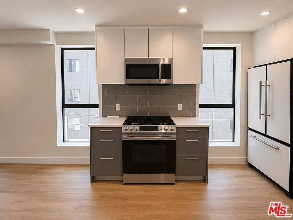 2 bed, 1.5 bath, 1246 sqft, $5,400 — Photo 4