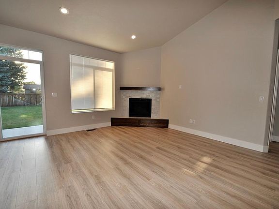 4th image of 9869 Maddie Ln #1