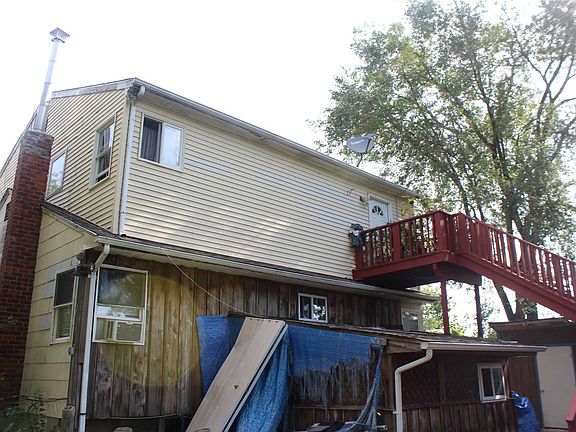 2nd image of 26 9th Ave