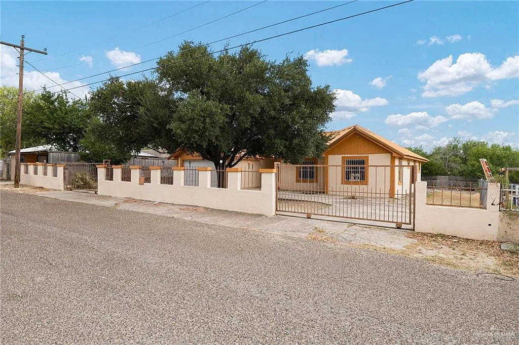 5 bed, 2.0 bath, 1729 sqft, $1,500 — Photo 1
